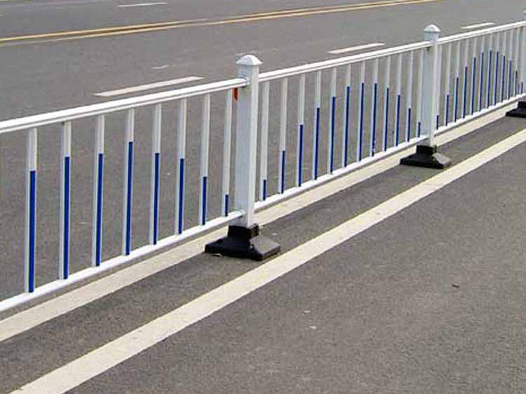 人行道護欄